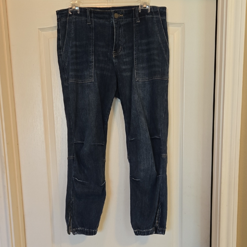 Women's Cropped Distressed Jeans